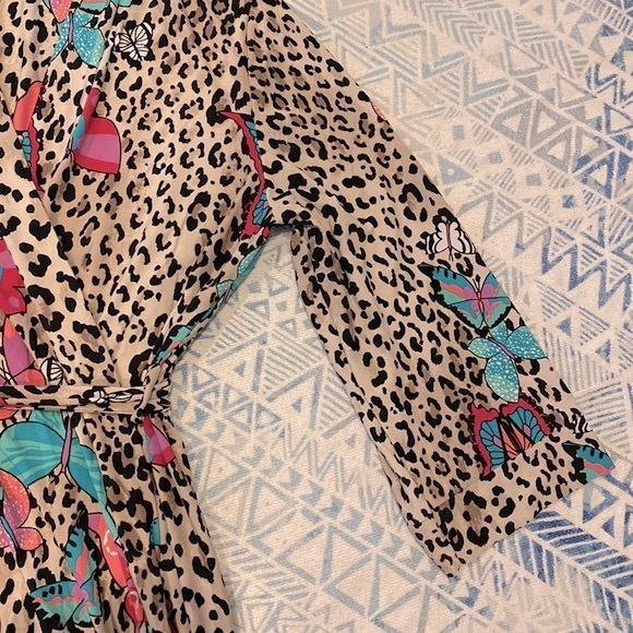 In Bloom Animal Print & Butterflies Robe - Picture 5 of 7